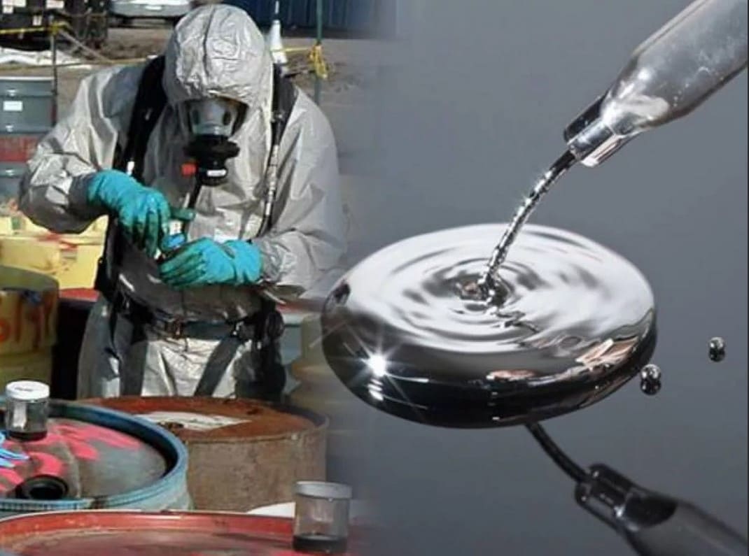 Уборка ртути службой демеркуризации.